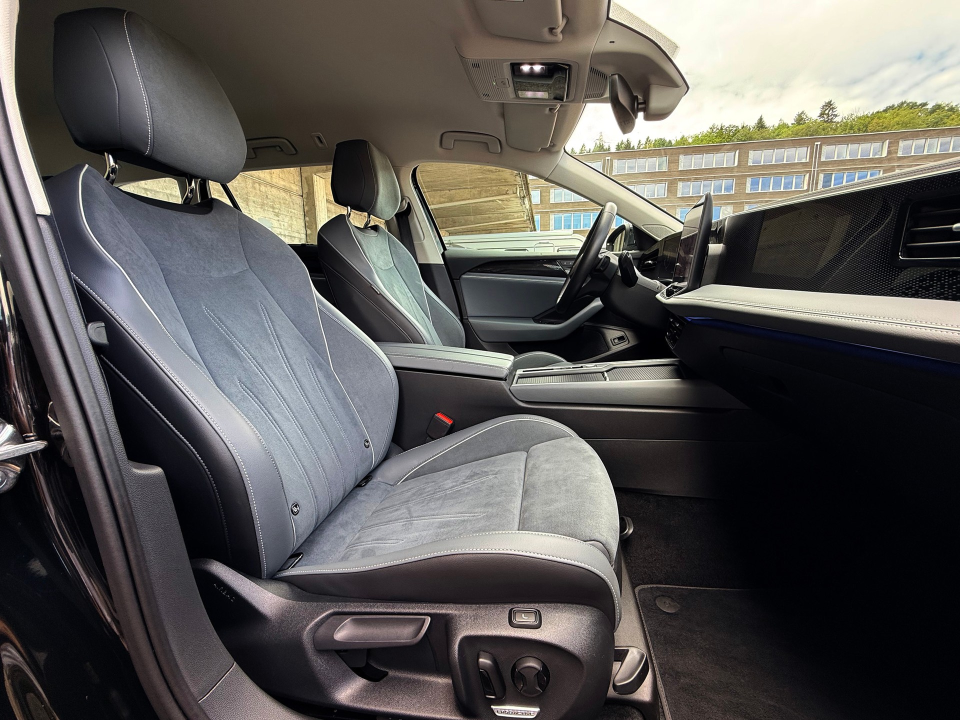 VW Passat Variant 1.5 eTSI evo2 Business DSG-image-6