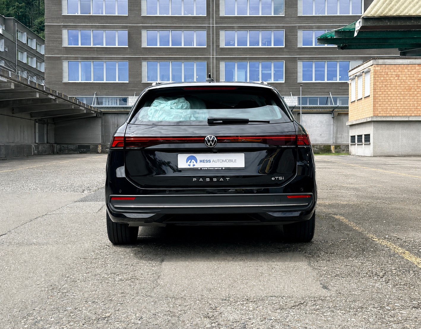 VW Passat Variant 1.5 eTSI evo2 Business DSG-image-4