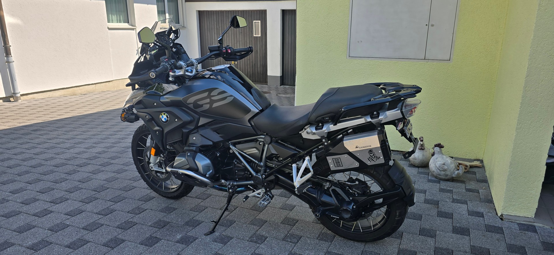 BMW R 1250 GS-image-2