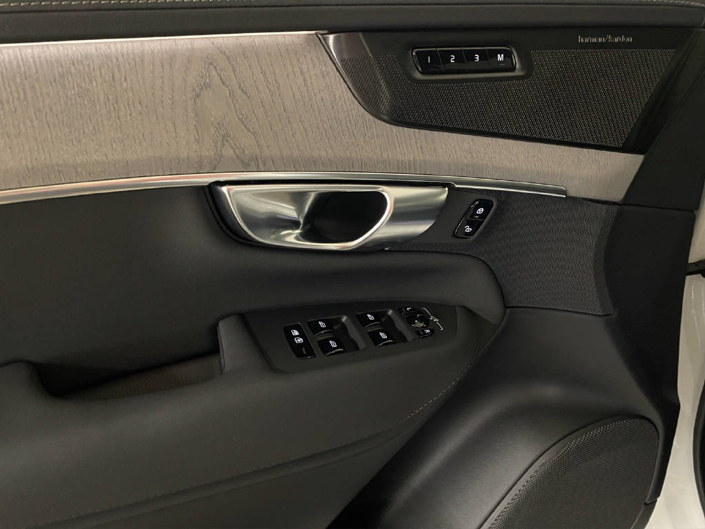 VOLVO XC90 2.0 B5 MH Plus Bright AWD-image-11