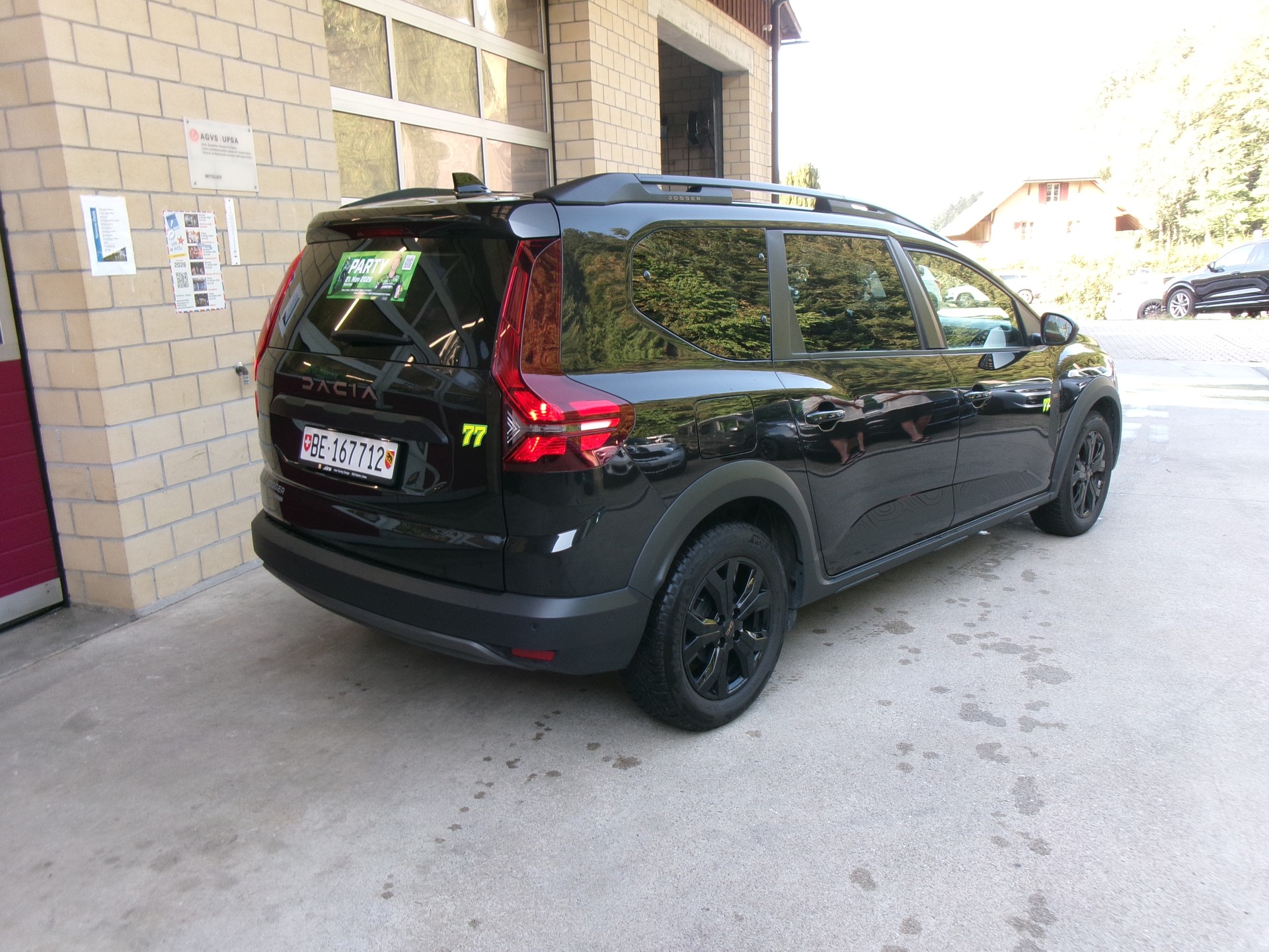 DACIA Jogger HEV 140 Extreme-showroom-element-2
