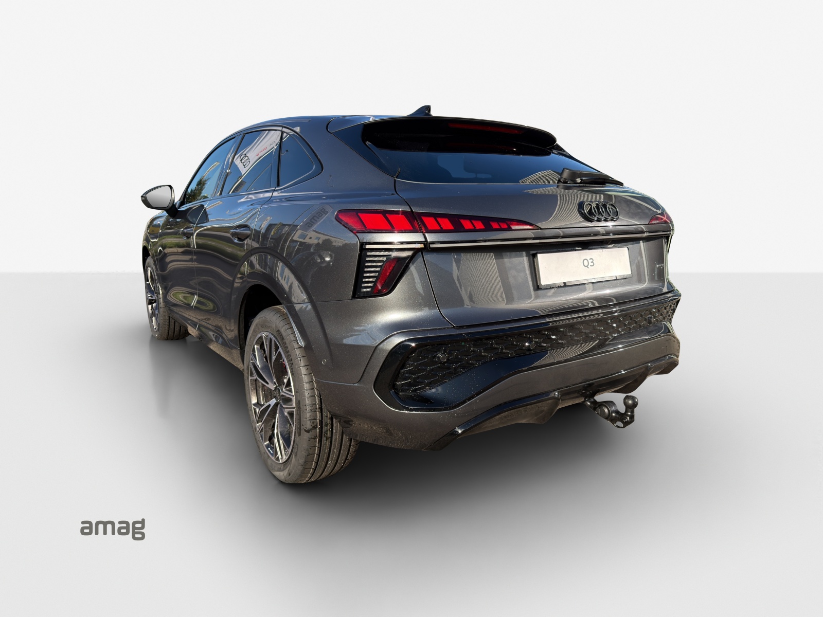 AUDI Q3 Sportback TFSI quattro 195 kW S tronic-image-14