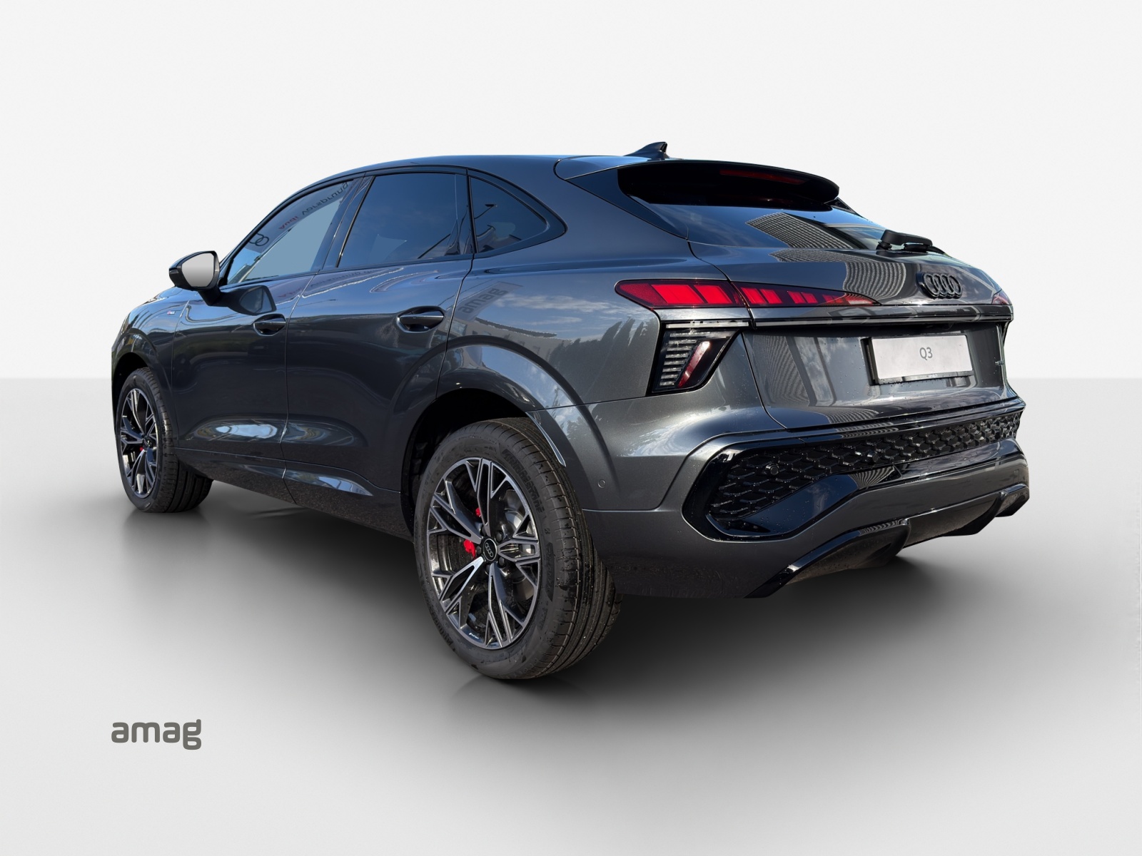 AUDI Q3 Sportback TFSI quattro 195 kW S tronic-showroom-element-2