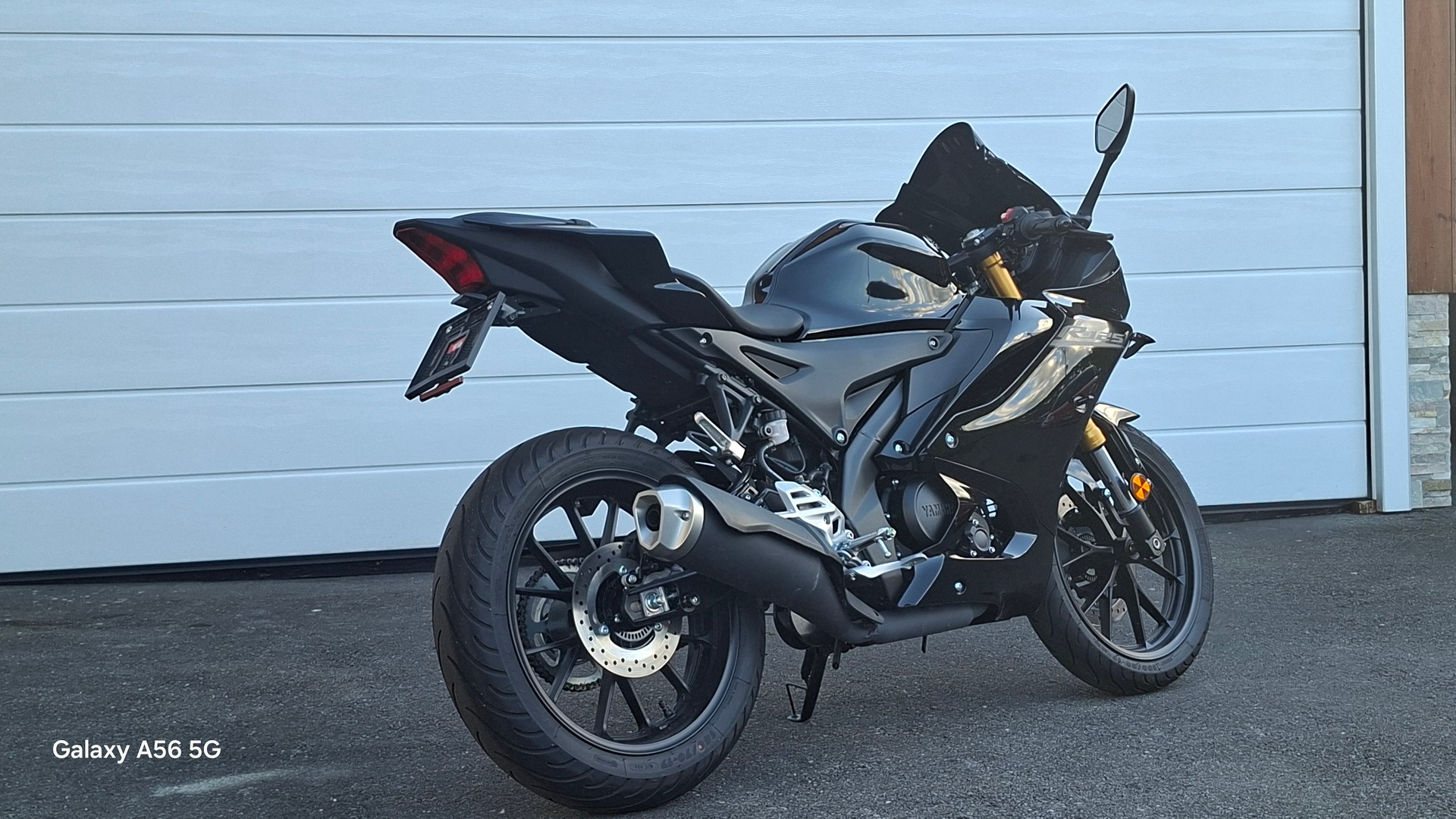 YAMAHA YZF-R 125 ABS-image-1