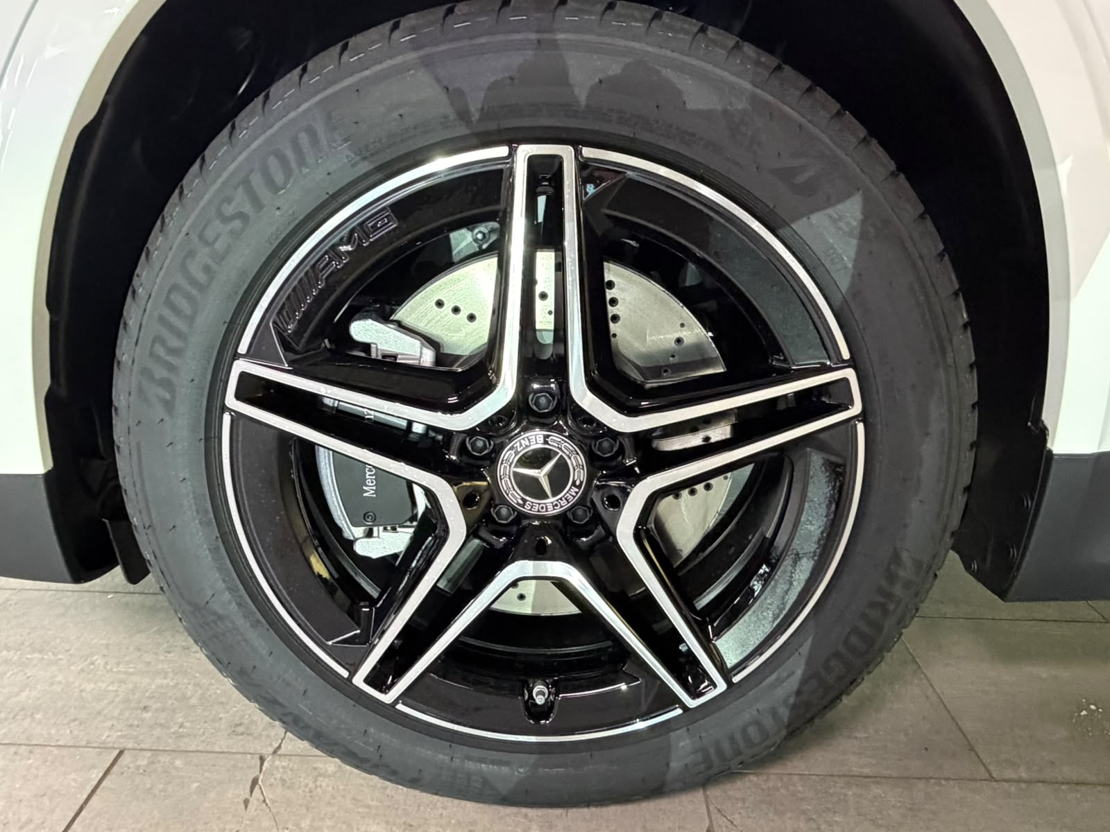 MERCEDES-BENZ GLA 250 4Matic 8G-DCT Swiss Star-image-6