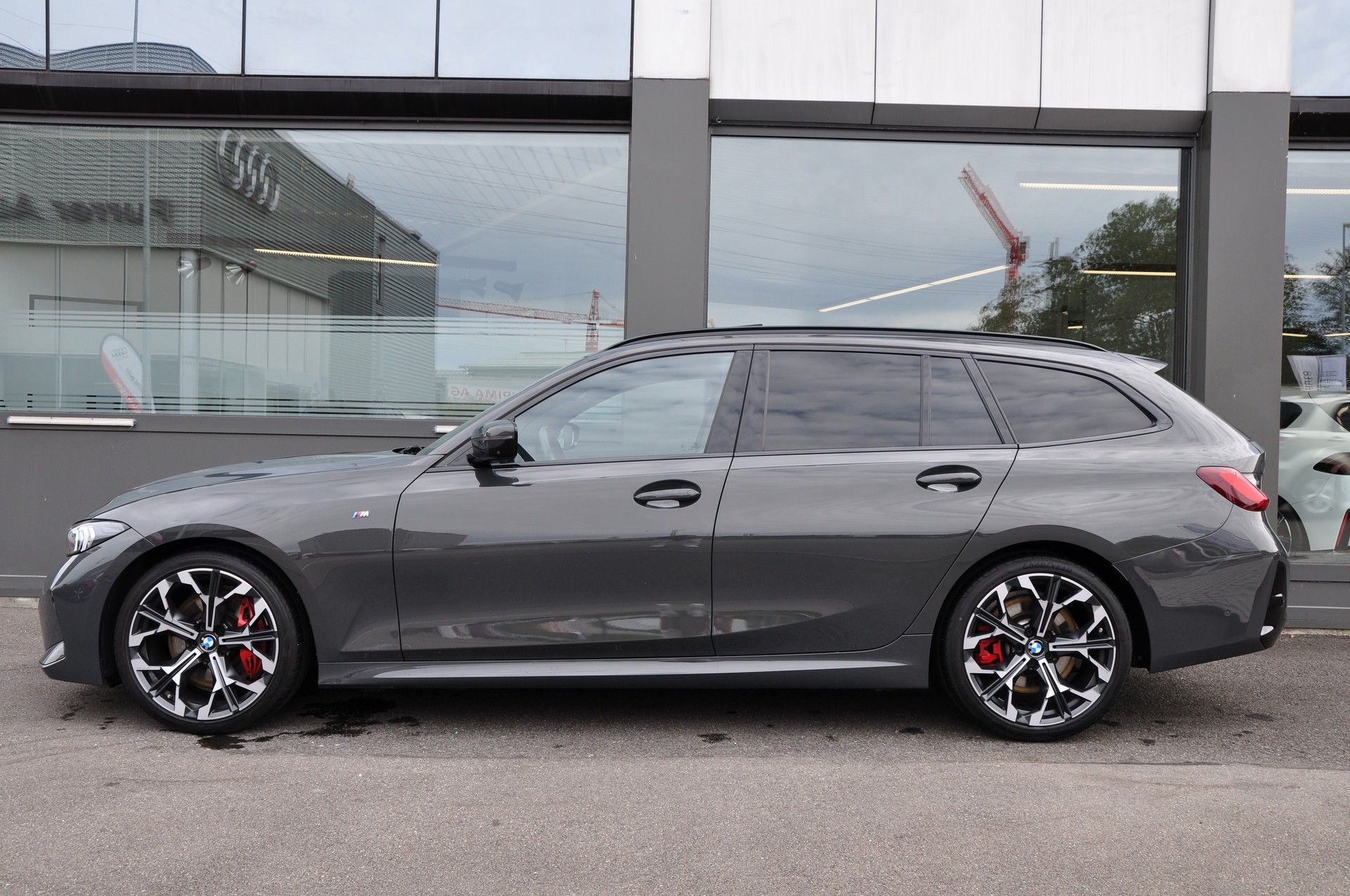 BMW 320d xDrive 48V Touring Steptronic M Sport Pro-image-5