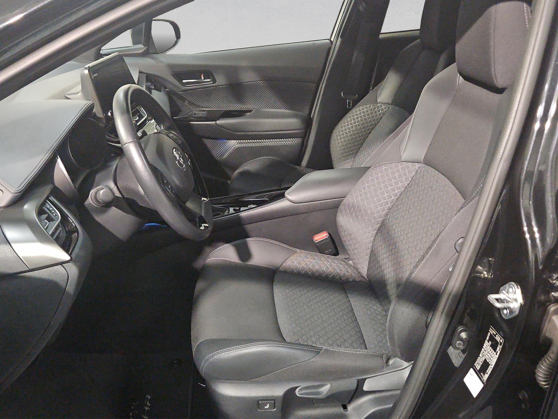 TOYOTA C-HR 1.8 HSD CVT Trend-image-8