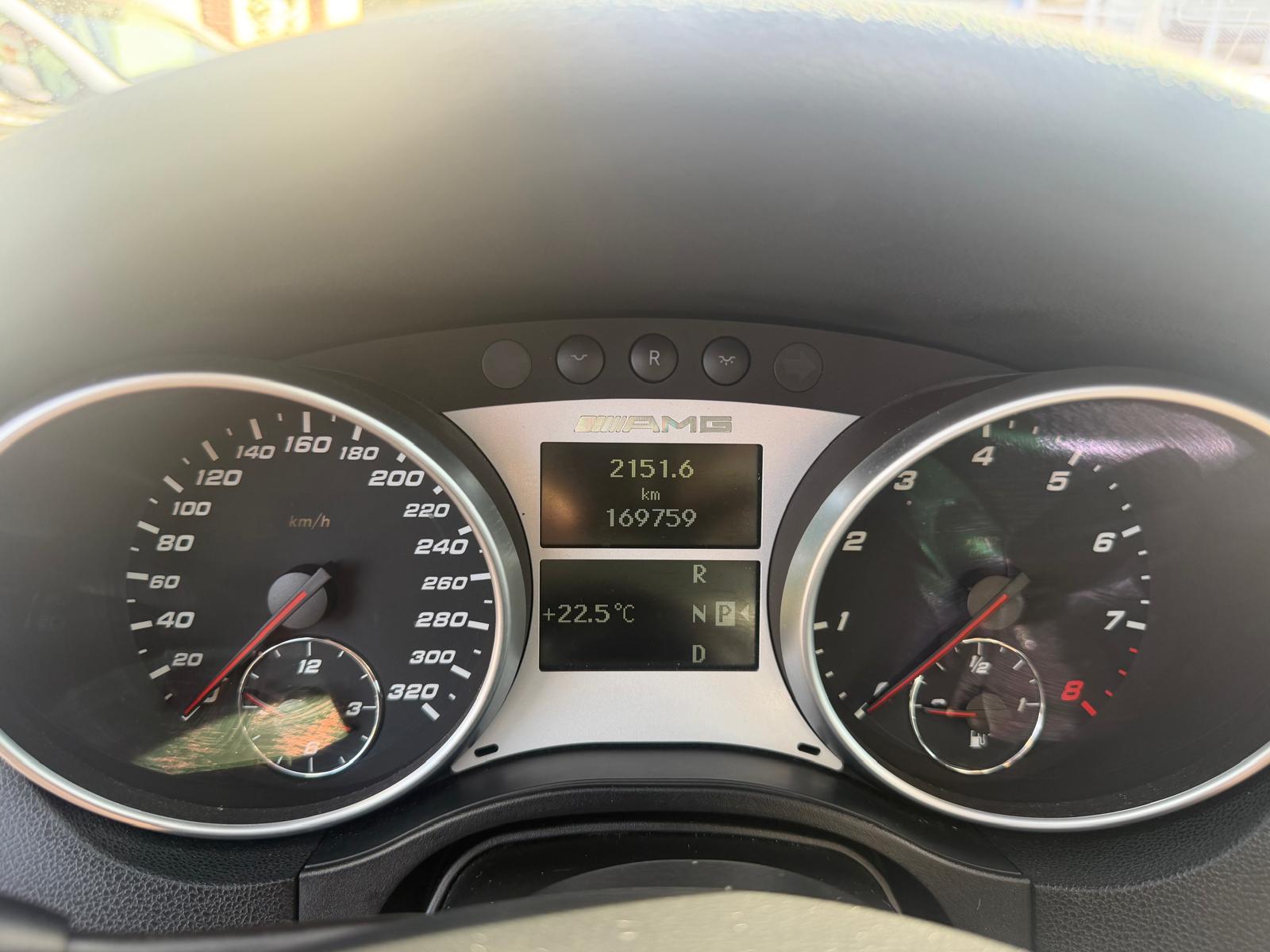 MERCEDES-BENZ ML 63 AMG 4Matic 7G-Tronic-image-10