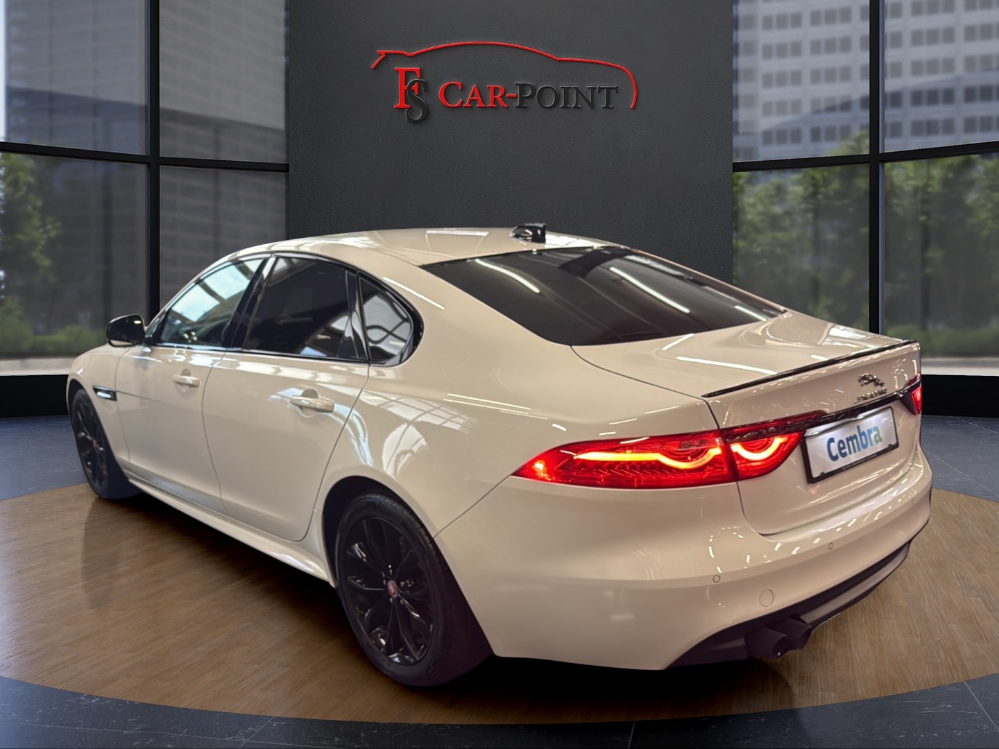 JAGUAR XF 20d R-Sport Automatic-showroom-element-2