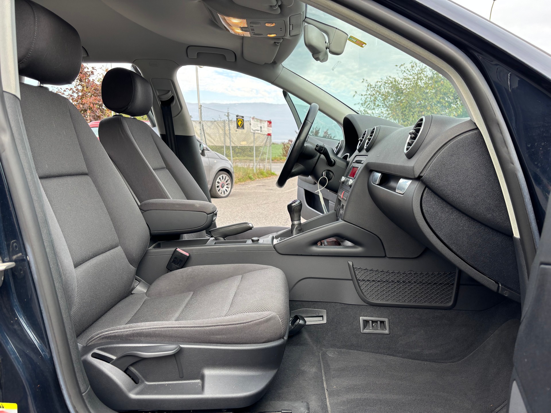 AUDI A3 Sportback 1.8 Turbo FSI Ambition-image-12