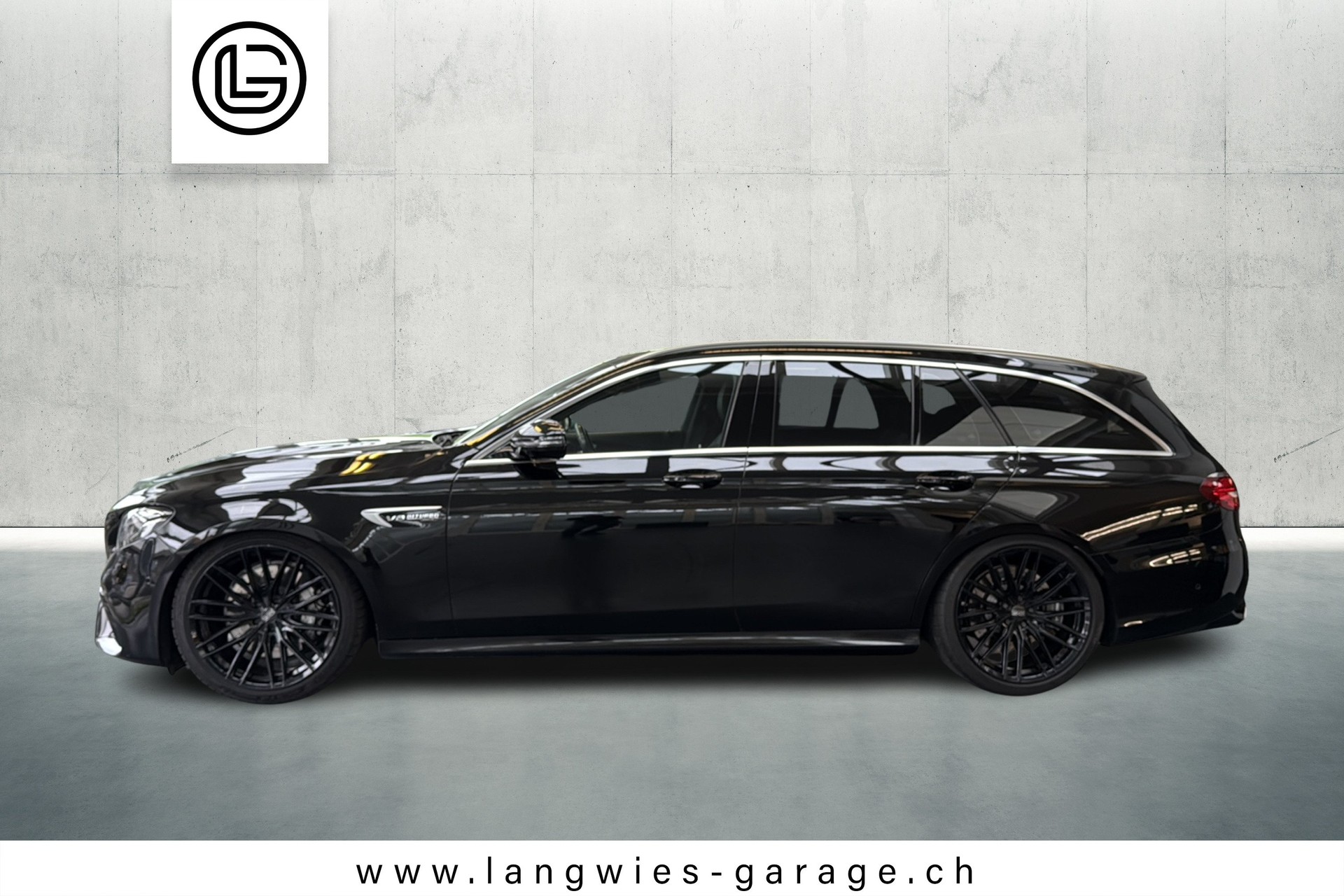 MERCEDES-BENZ E 63 AMG 4 Matic 9G-Tronic-showroom-element-1