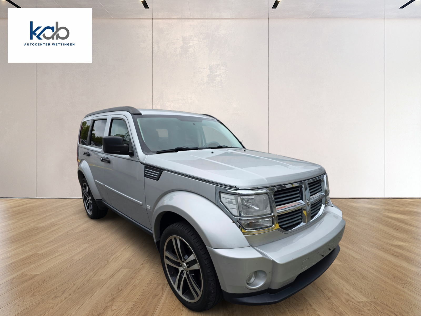 DODGE Nitro 2.8 Diesel-showroom-element-2