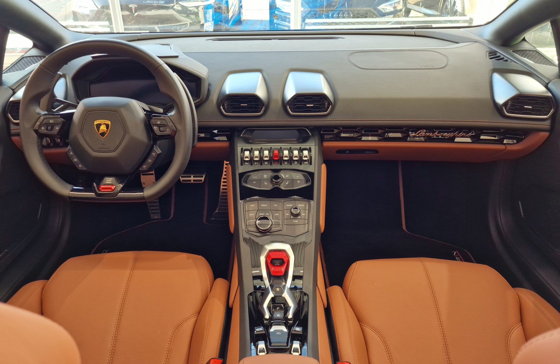 LAMBORGHINI Huracan LP610-4 Spyder DCT *Forged Carbon*Sensonum*Sitzheizung*-image-11