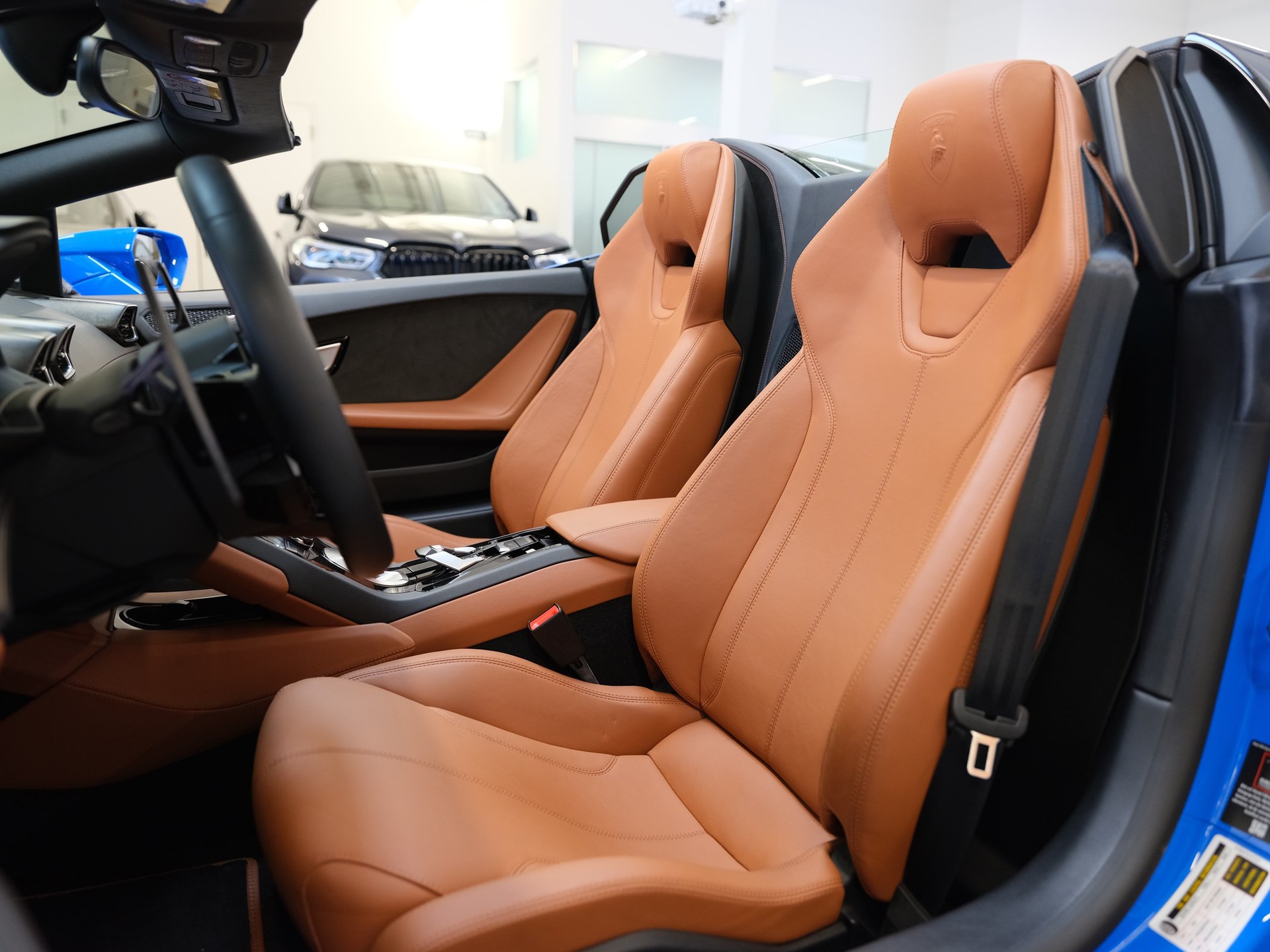 LAMBORGHINI Huracan LP610-4 Spyder DCT *Forged Carbon*Sensonum*Sitzheizung*-image-9