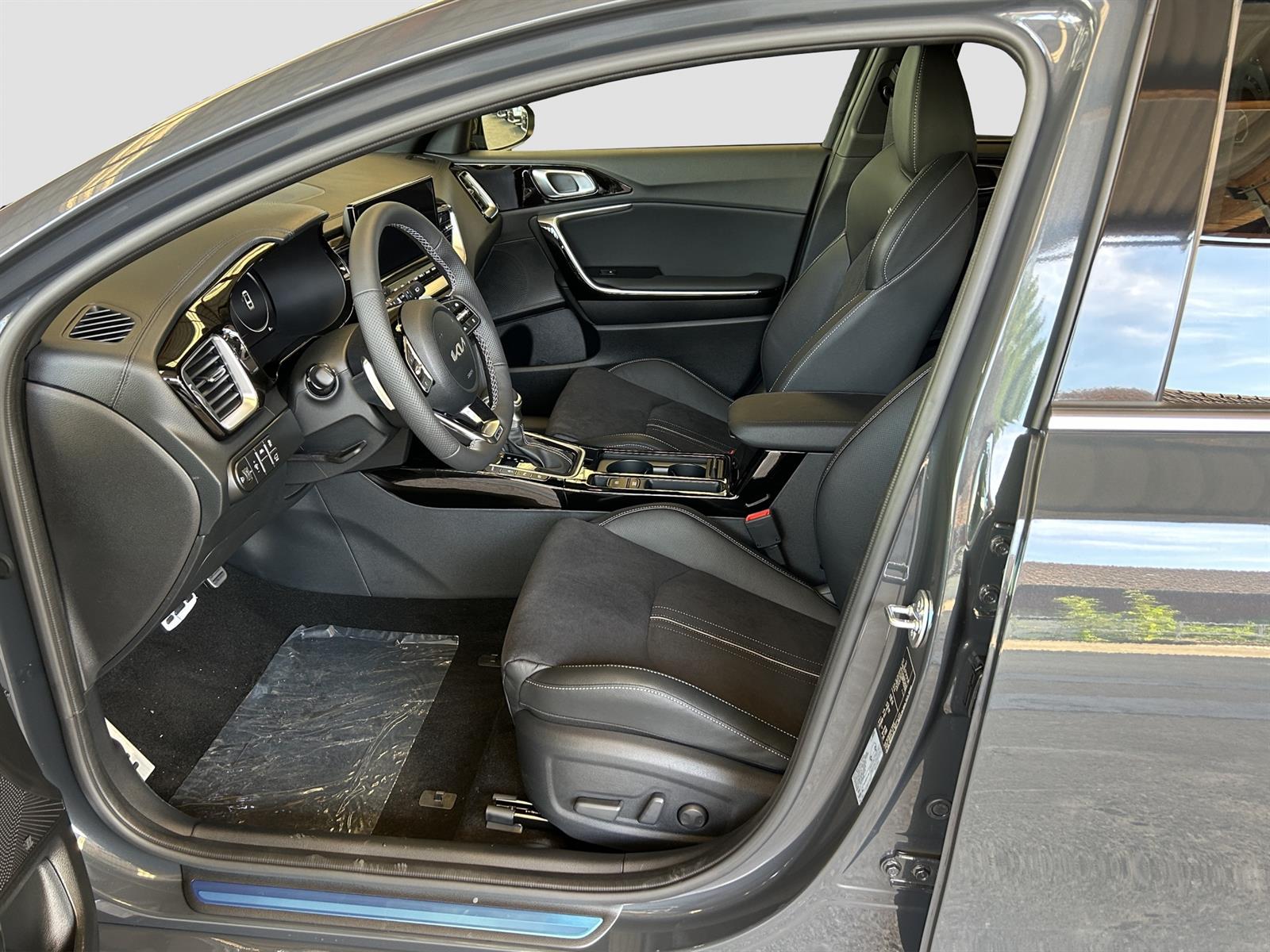 KIA ProCeed 1.5 T-GDi GT-Line Edition-image-6