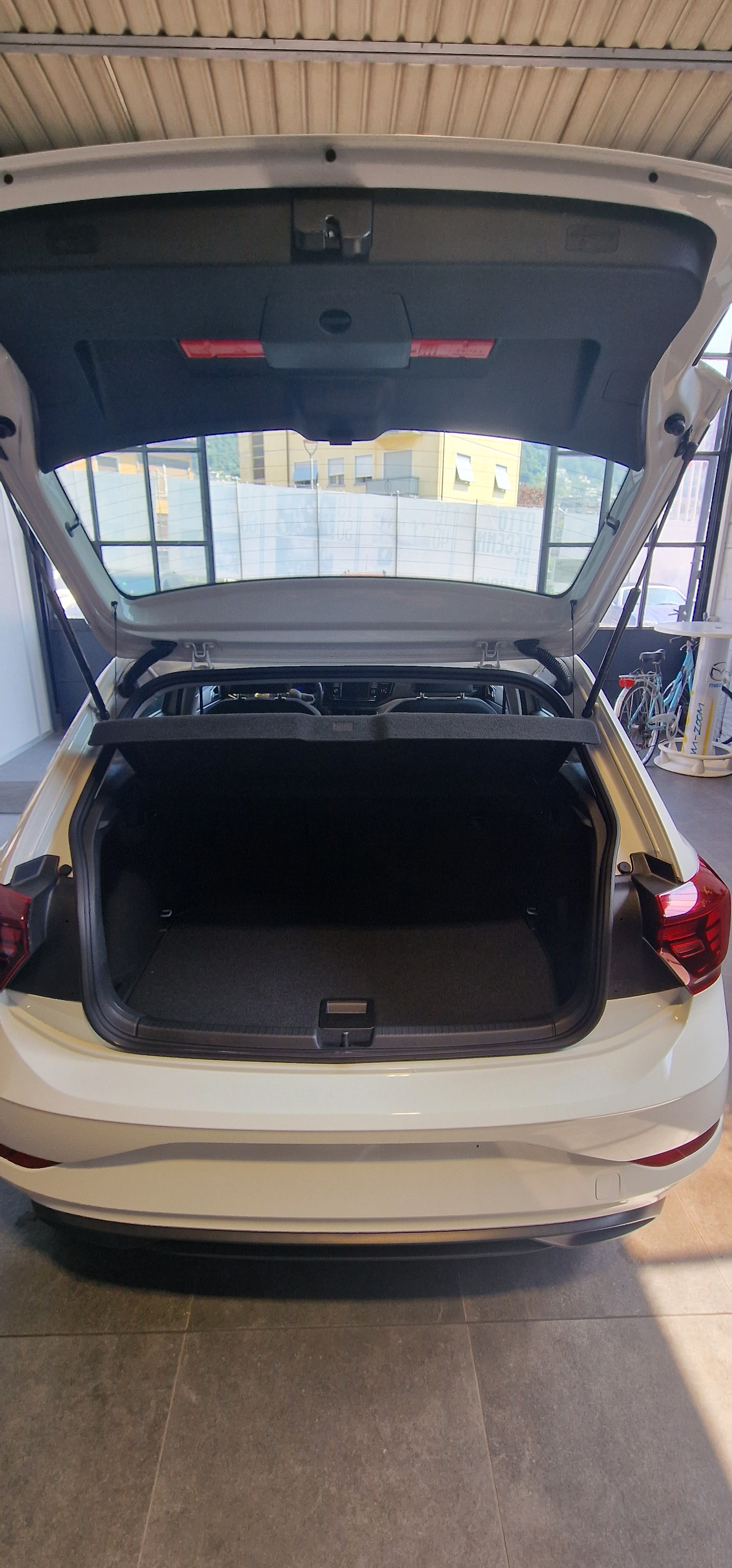 VW Polo 1.0 TSI Life DSG-image-12