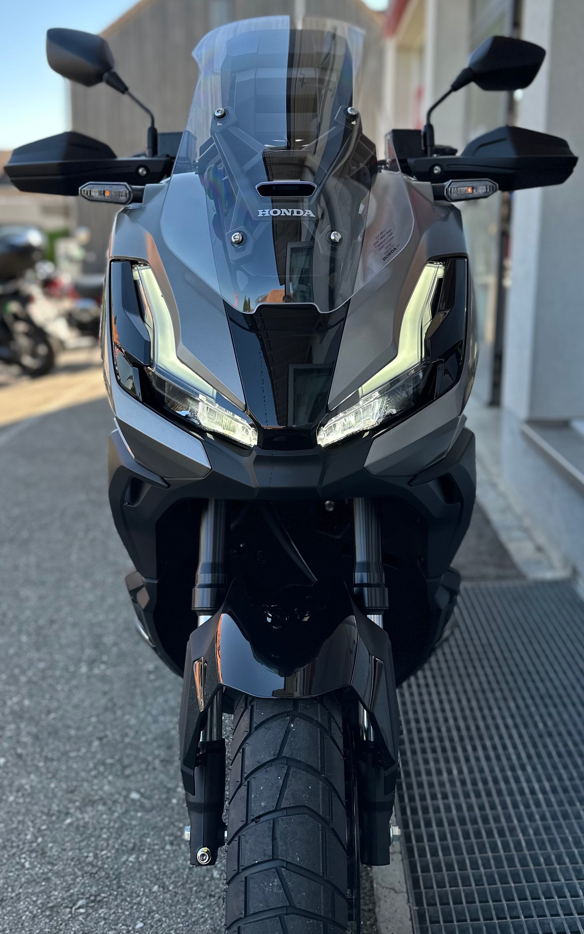 HONDA ADV 350-image-1