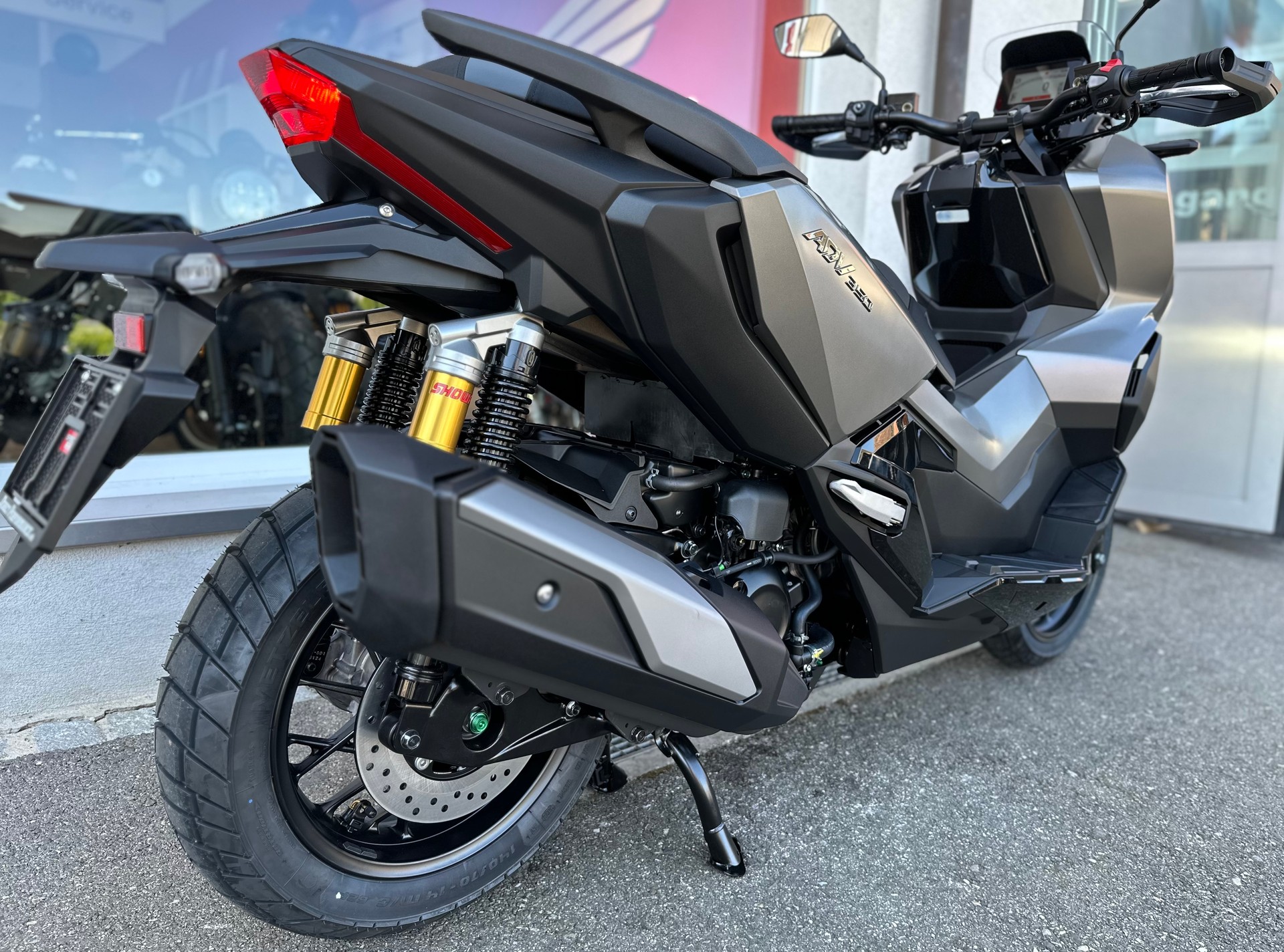 HONDA ADV 350-image-7