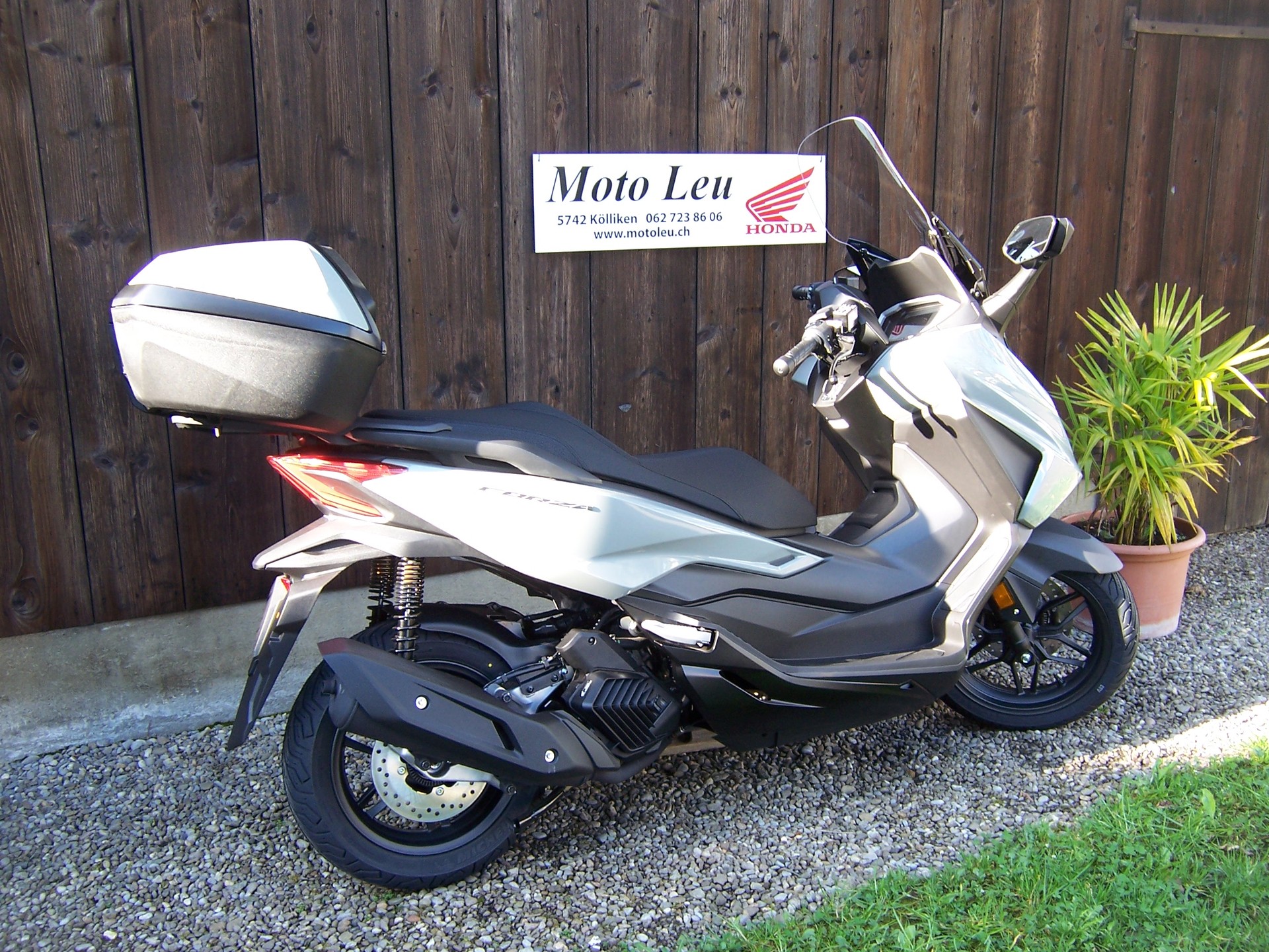HONDA NSS 125 Forza Smart TopBox-image-2