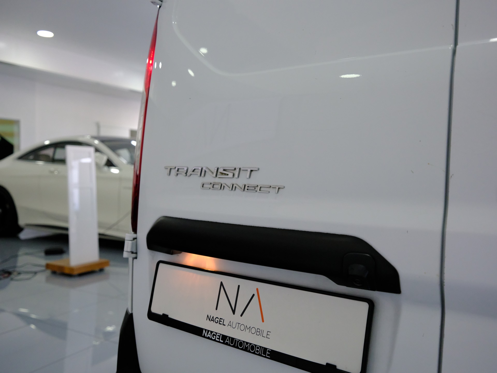 FORD Transit Connect Van T200 1.0 EcoBoost Trend-image-8