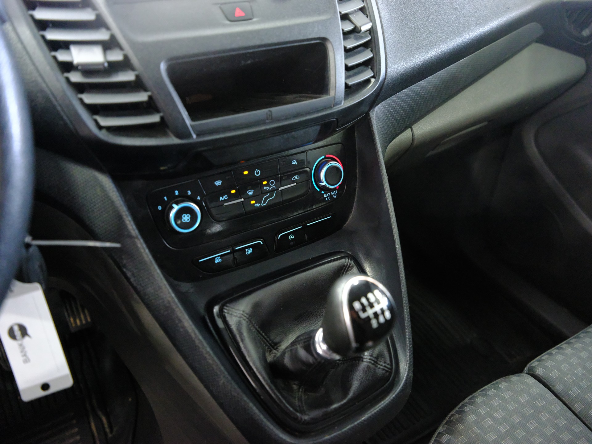 FORD Transit Connect Van T200 1.0 EcoBoost Trend-image-18