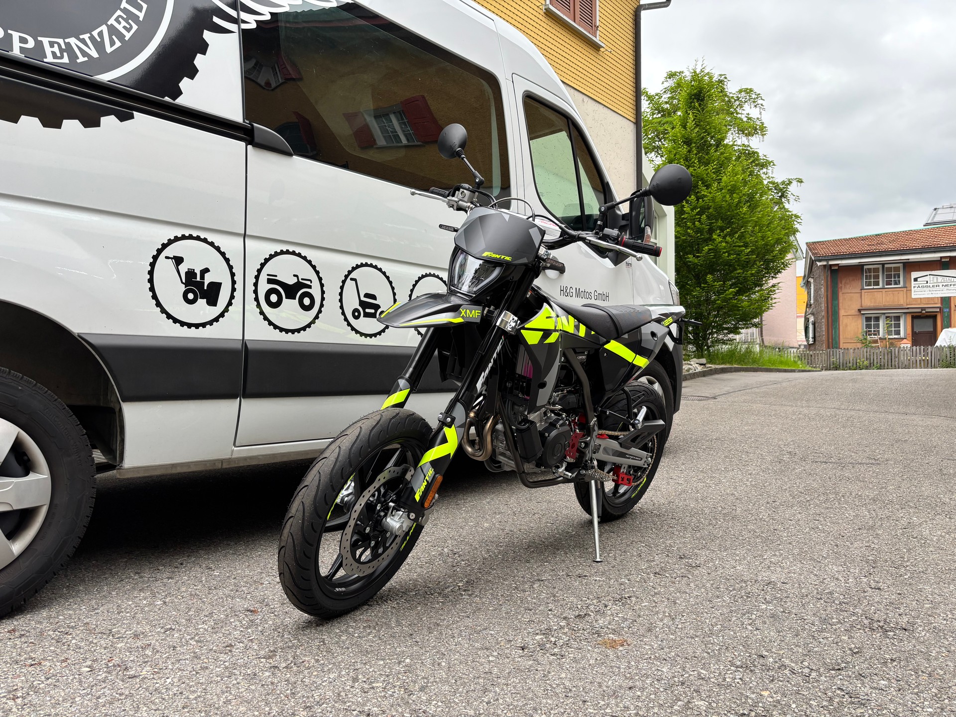 FANTIC XMF125 MOTARD-image-1