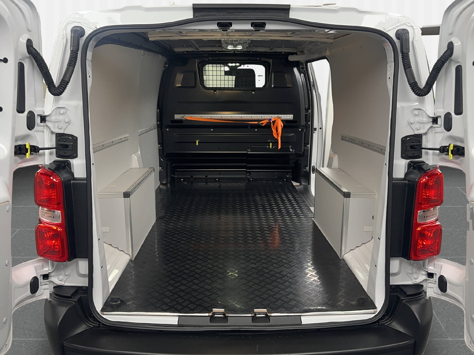 OPEL Vivaro-e Cargo XL 75kWh "Enjoy" 2.7 t L-image-11