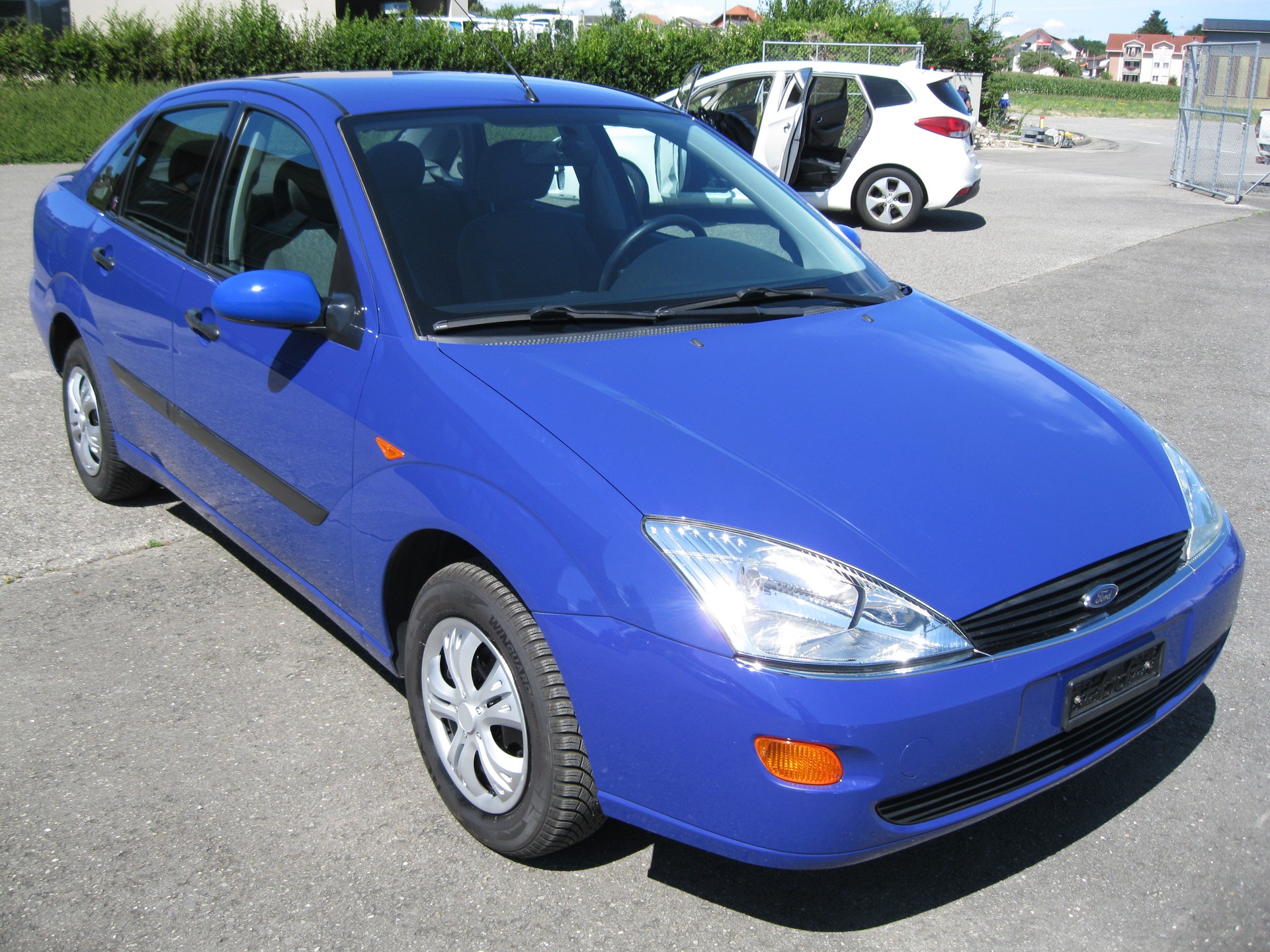 FORD Focus 1.6i 16V Ghia-image-3