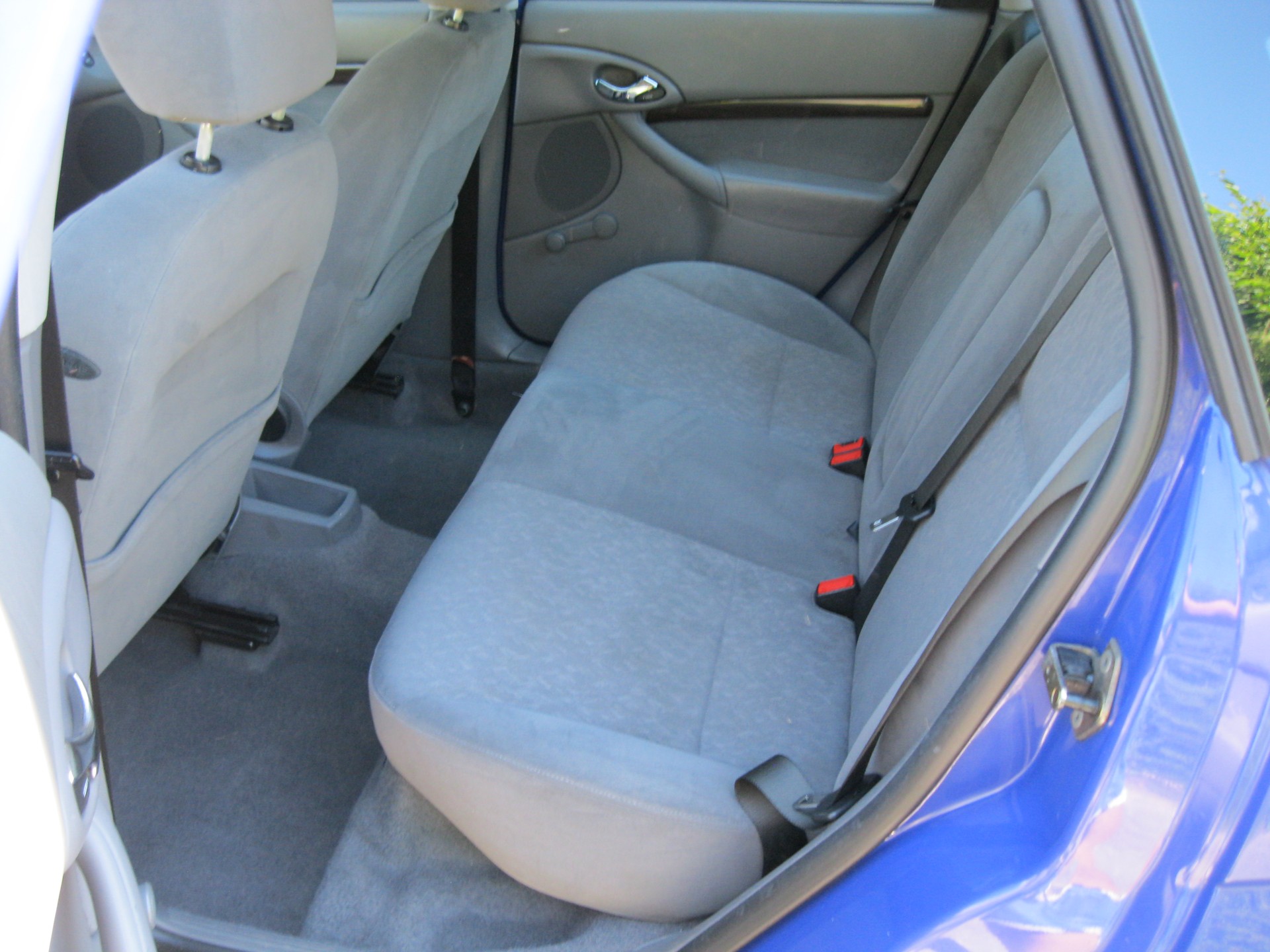 FORD Focus 1.6i 16V Ghia-image-6