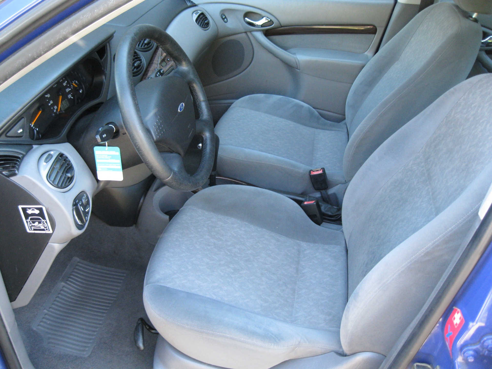 FORD Focus 1.6i 16V Ghia-image-5
