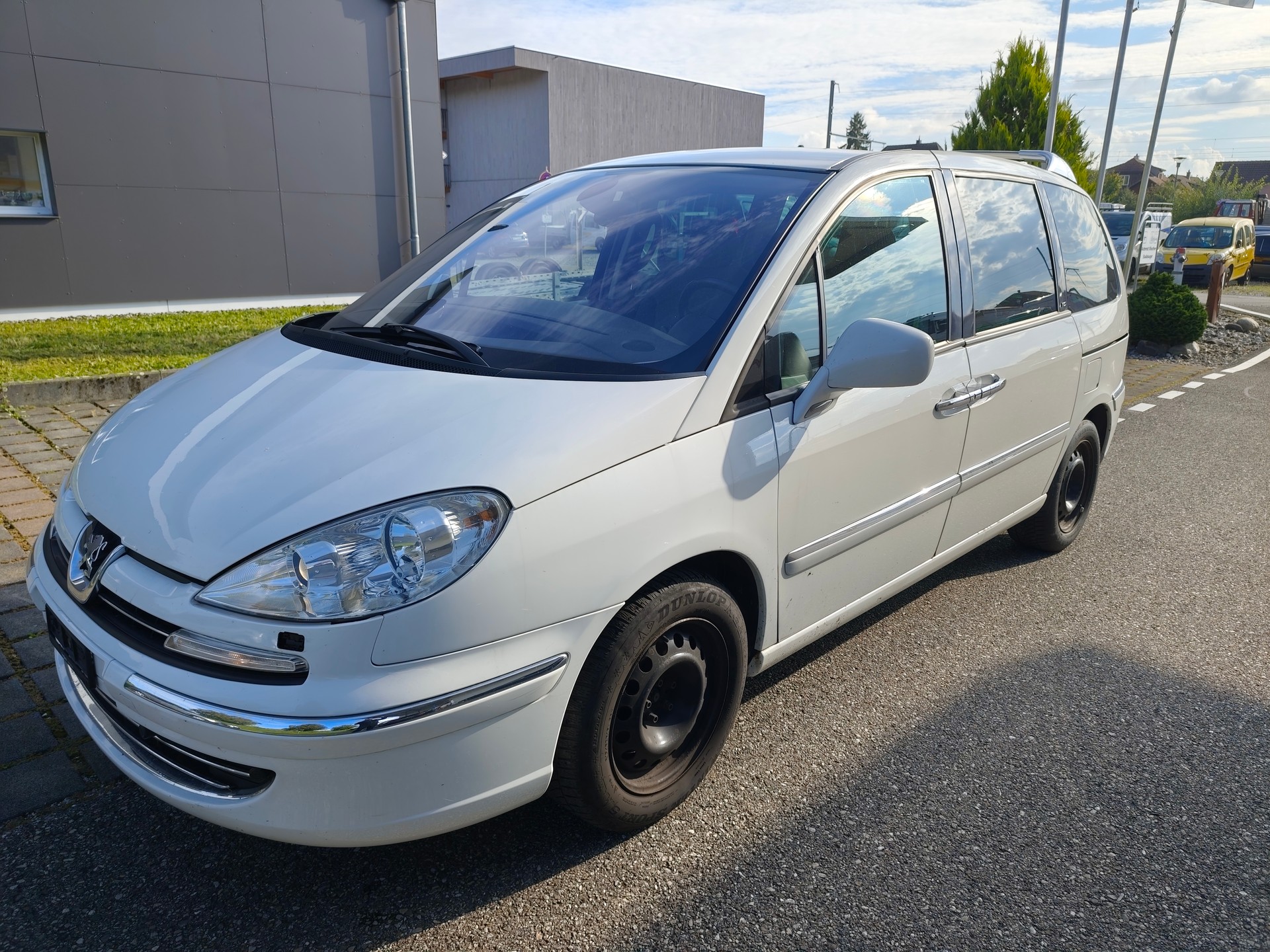 PEUGEOT 807 2.2 16V HDi Swiss Edition Tiptronic-image-4