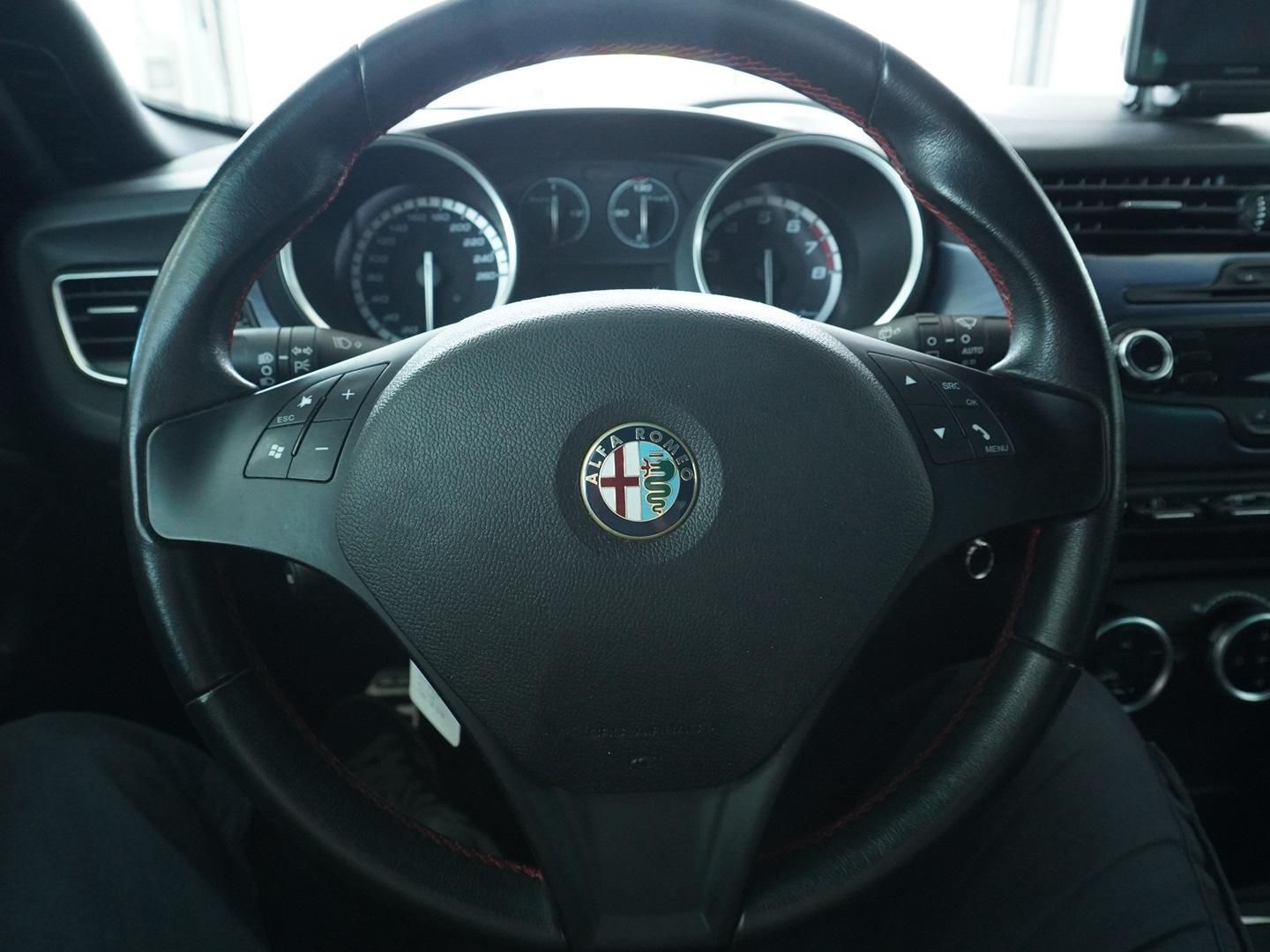 ALFA ROMEO Giulietta 1750 TBi Quadrifoglio Verde-image-10