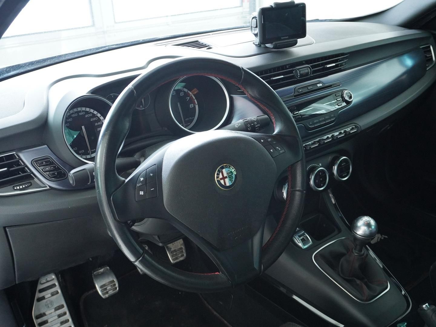 ALFA ROMEO Giulietta 1750 TBi Quadrifoglio Verde-image-6