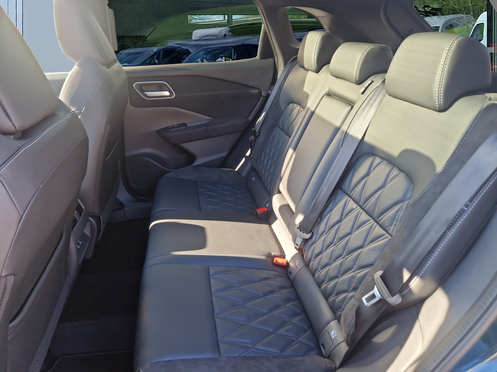 NISSAN Qashqai 1.3 DIG-T MHEV Tekna+ Xtronic 4x4-image-12