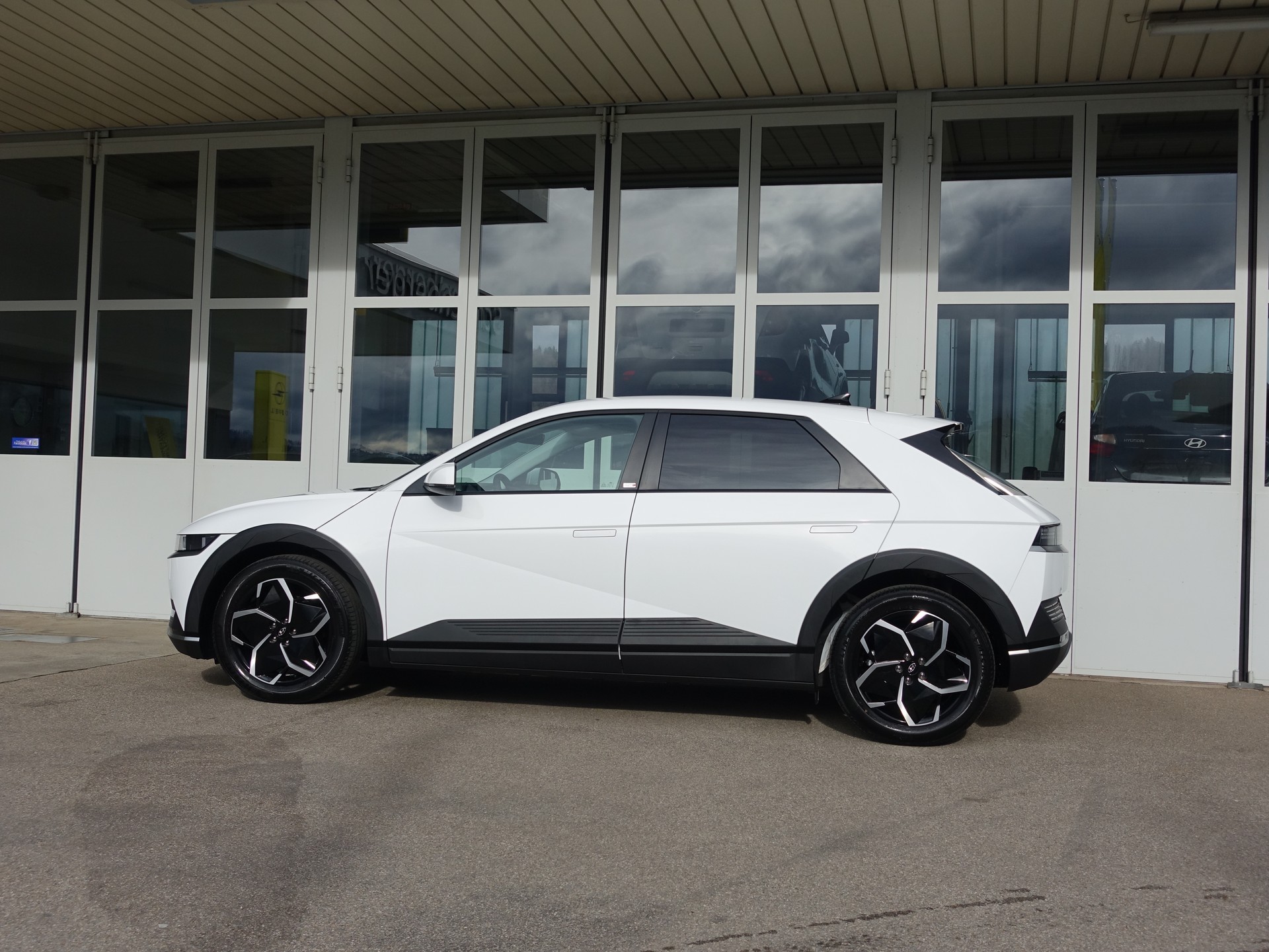 HYUNDAI Ioniq 5 77kW Origo 4WD-image-21