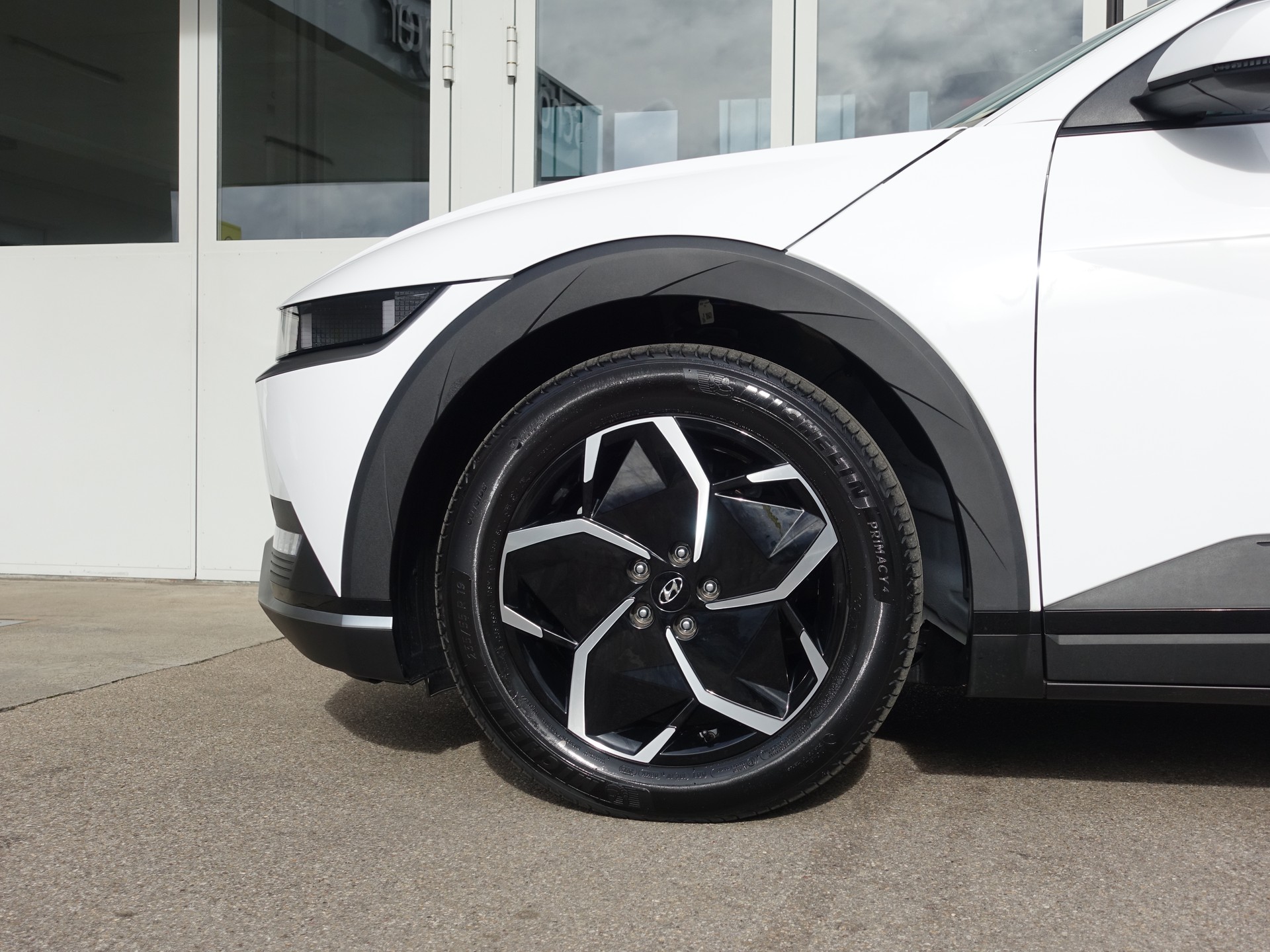 HYUNDAI Ioniq 5 77kW Origo 4WD-image-24