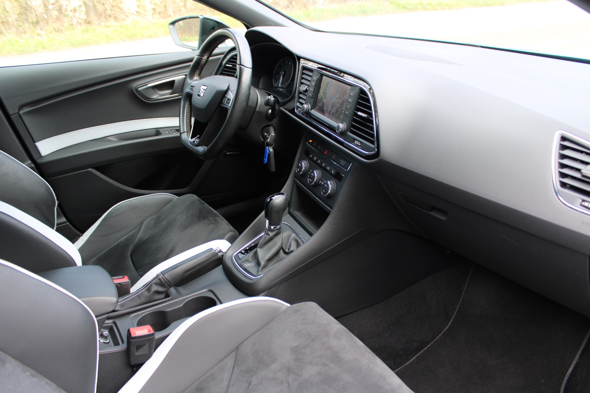 SEAT Leon 2.0 TSI Cupra 290 DSG-image-5