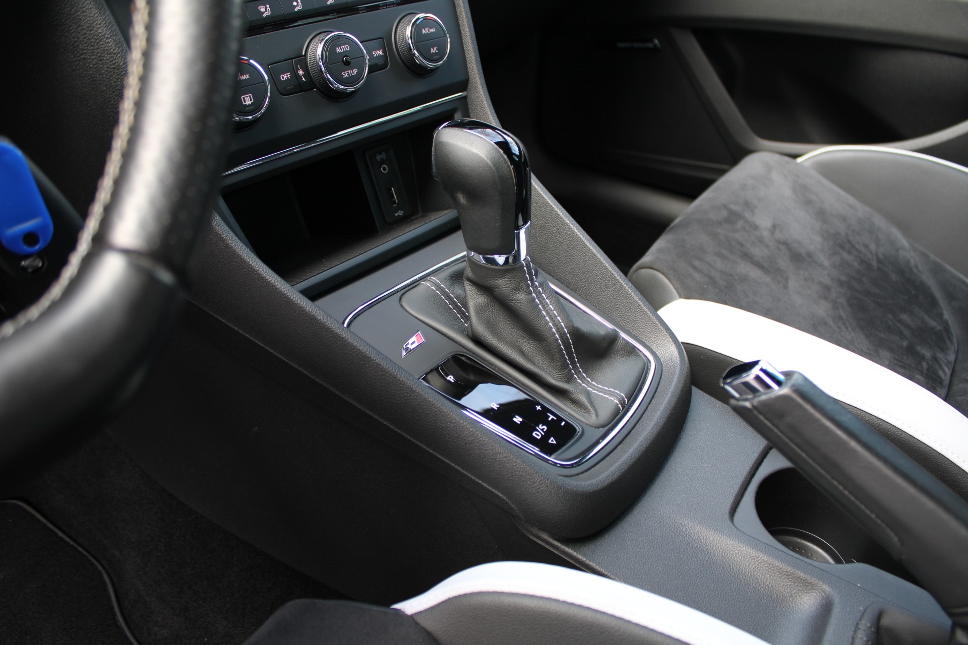 SEAT Leon 2.0 TSI Cupra 290 DSG-image-14
