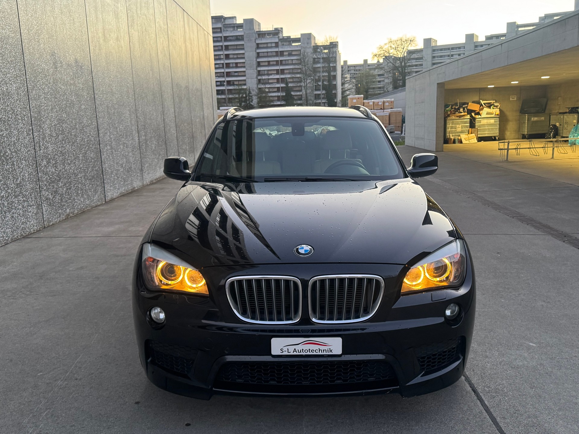 BMW X1 xDrive 23d Steptronic-showroom-element-1