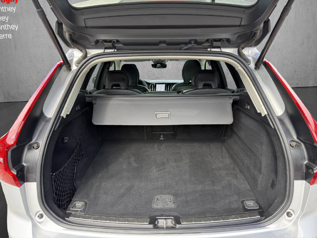VOLVO XC60 2.0 T8 TE Ultimate Bright eAWD-image-15