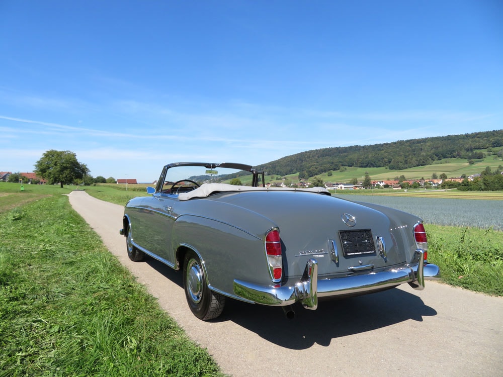 MERCEDES-BENZ 220 S-image-1