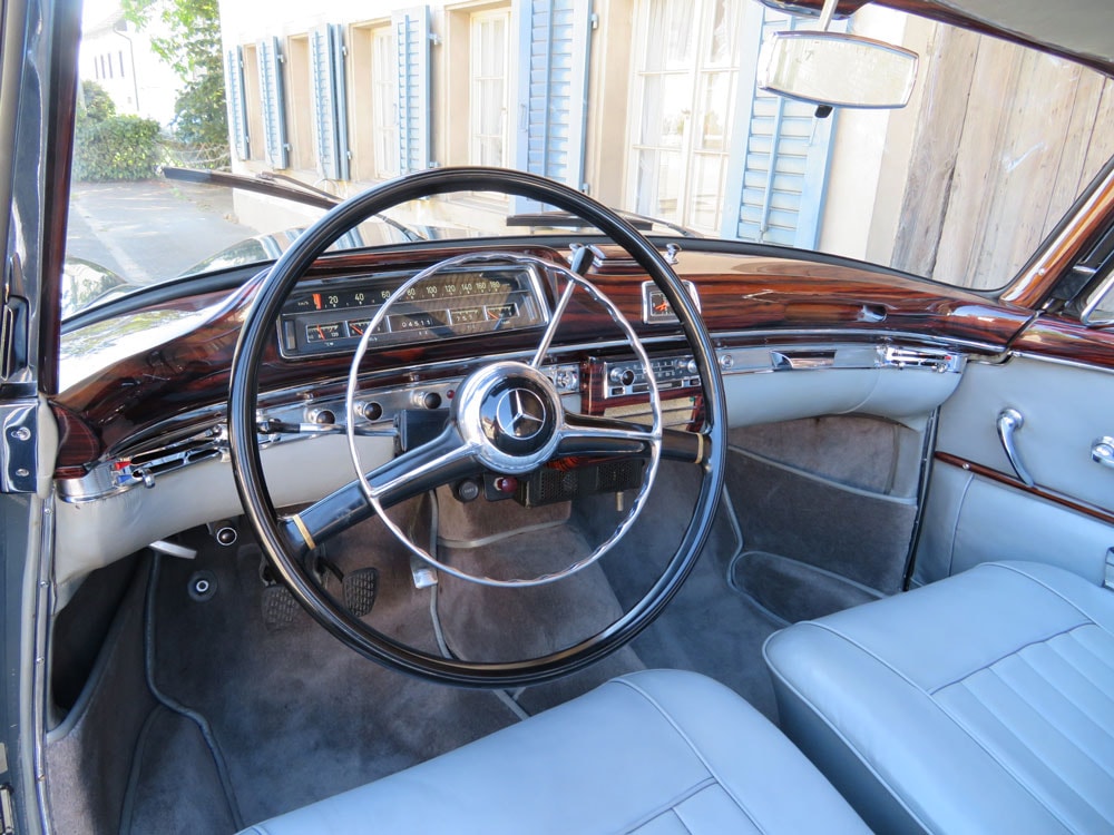 MERCEDES-BENZ 220 S-image-10