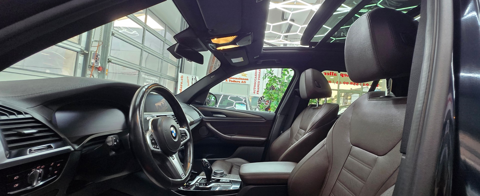 BMW X3 xDrive 20d Individual M Sport Steptronic-image-9