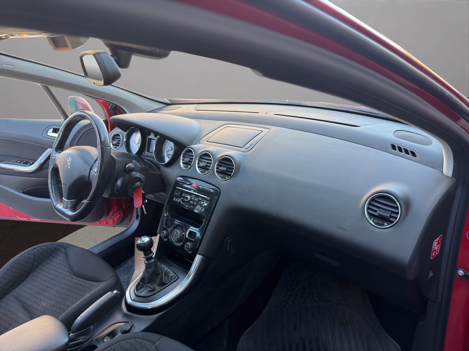 PEUGEOT 308 1.6 16V Turbo Allure-image-14