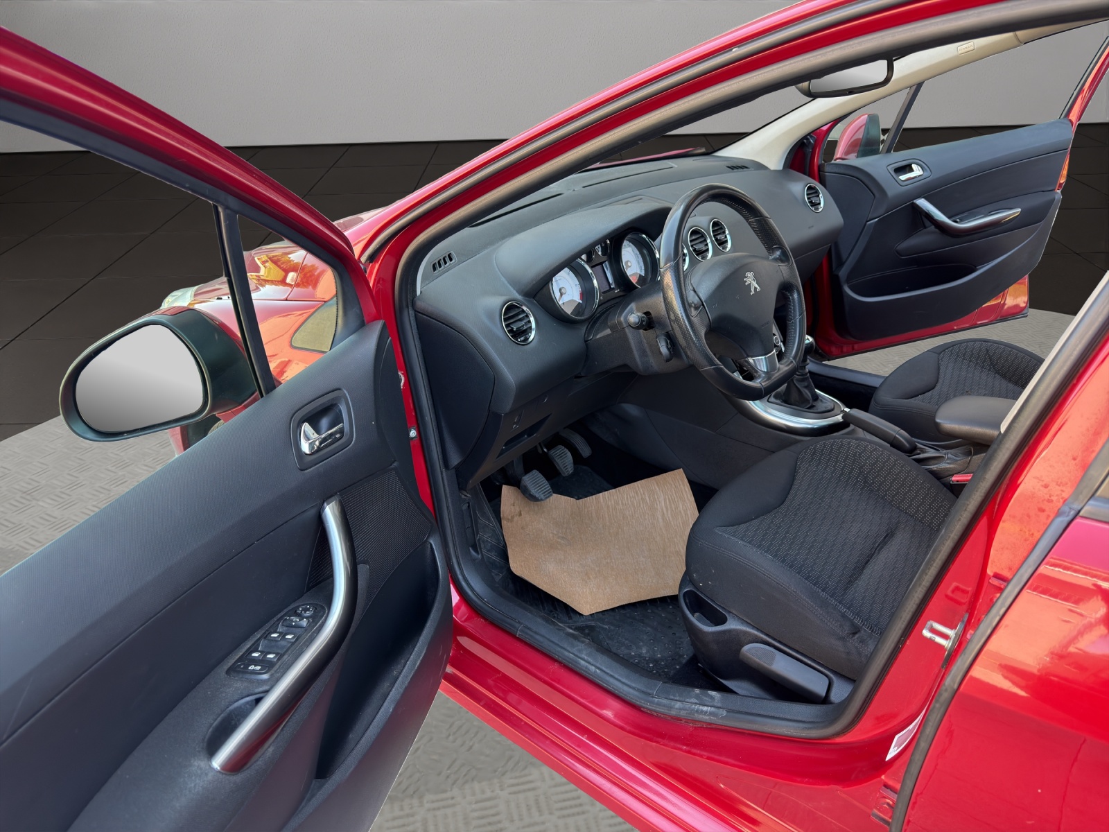 PEUGEOT 308 1.6 16V Turbo Allure-image-8