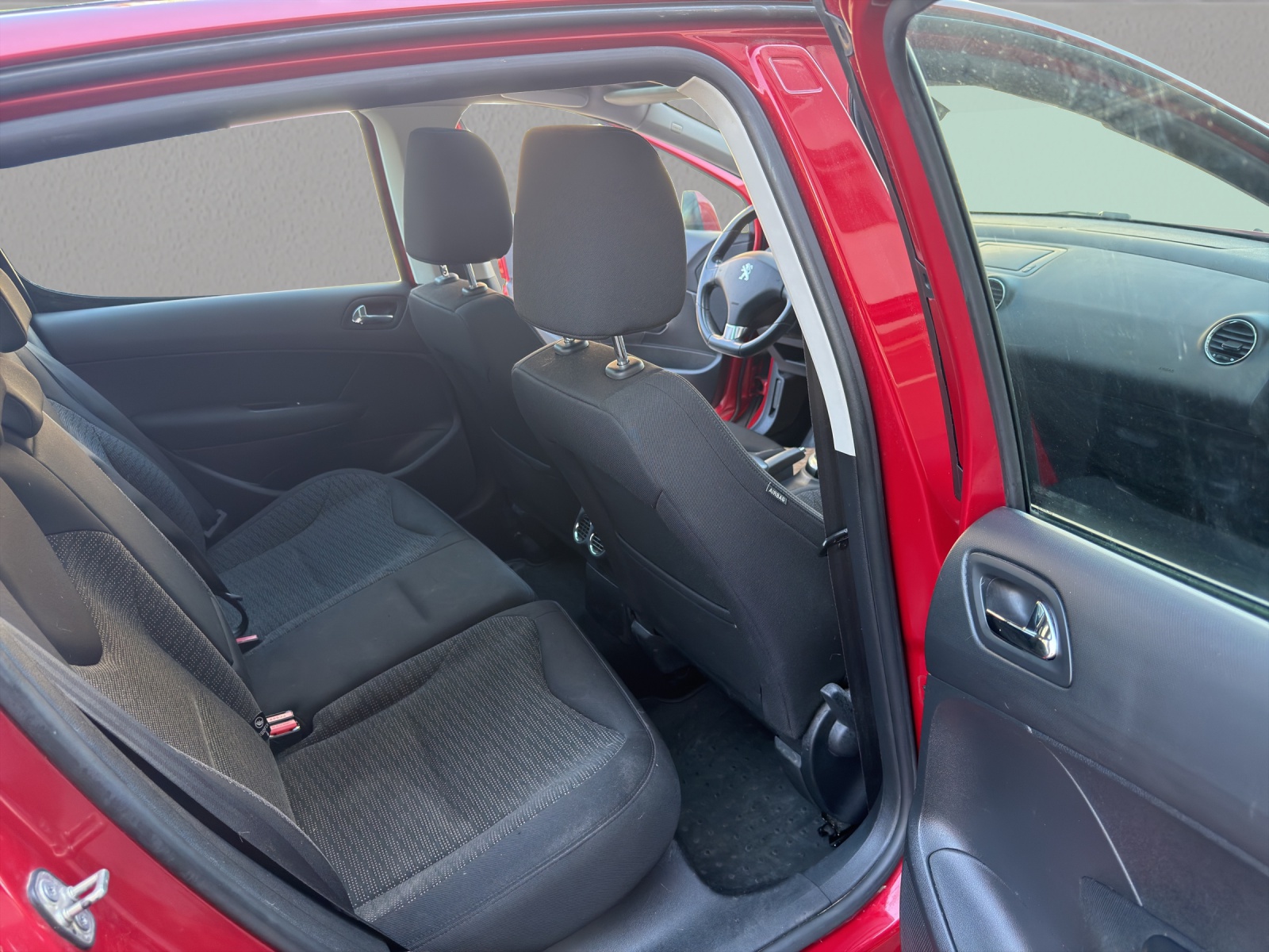 PEUGEOT 308 1.6 16V Turbo Allure-image-15