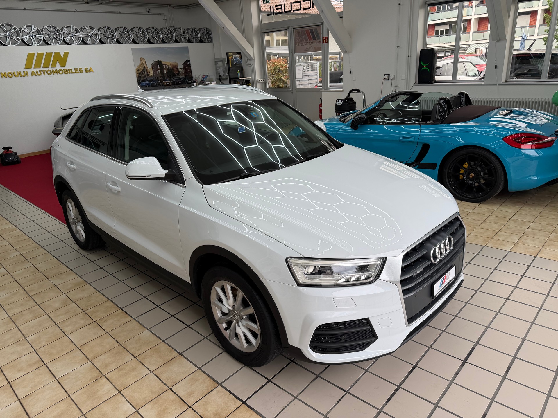 AUDI Q3 2.0 TDI quattro S-tronic-image-5