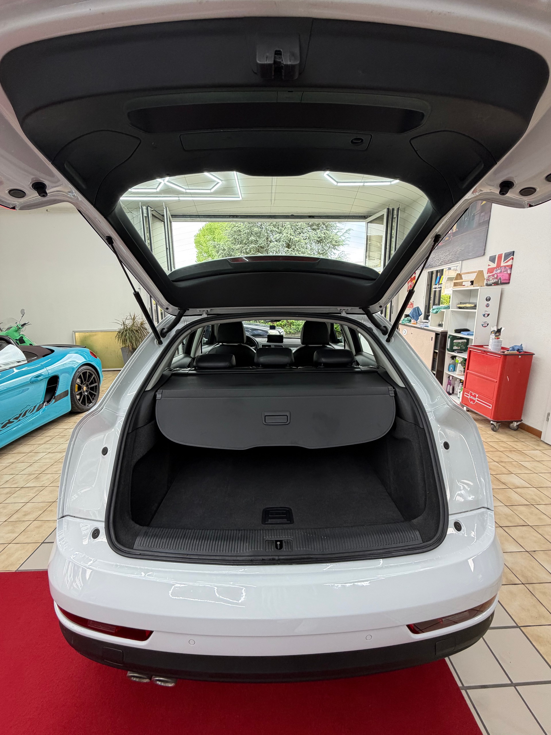 AUDI Q3 2.0 TDI quattro S-tronic-image-13