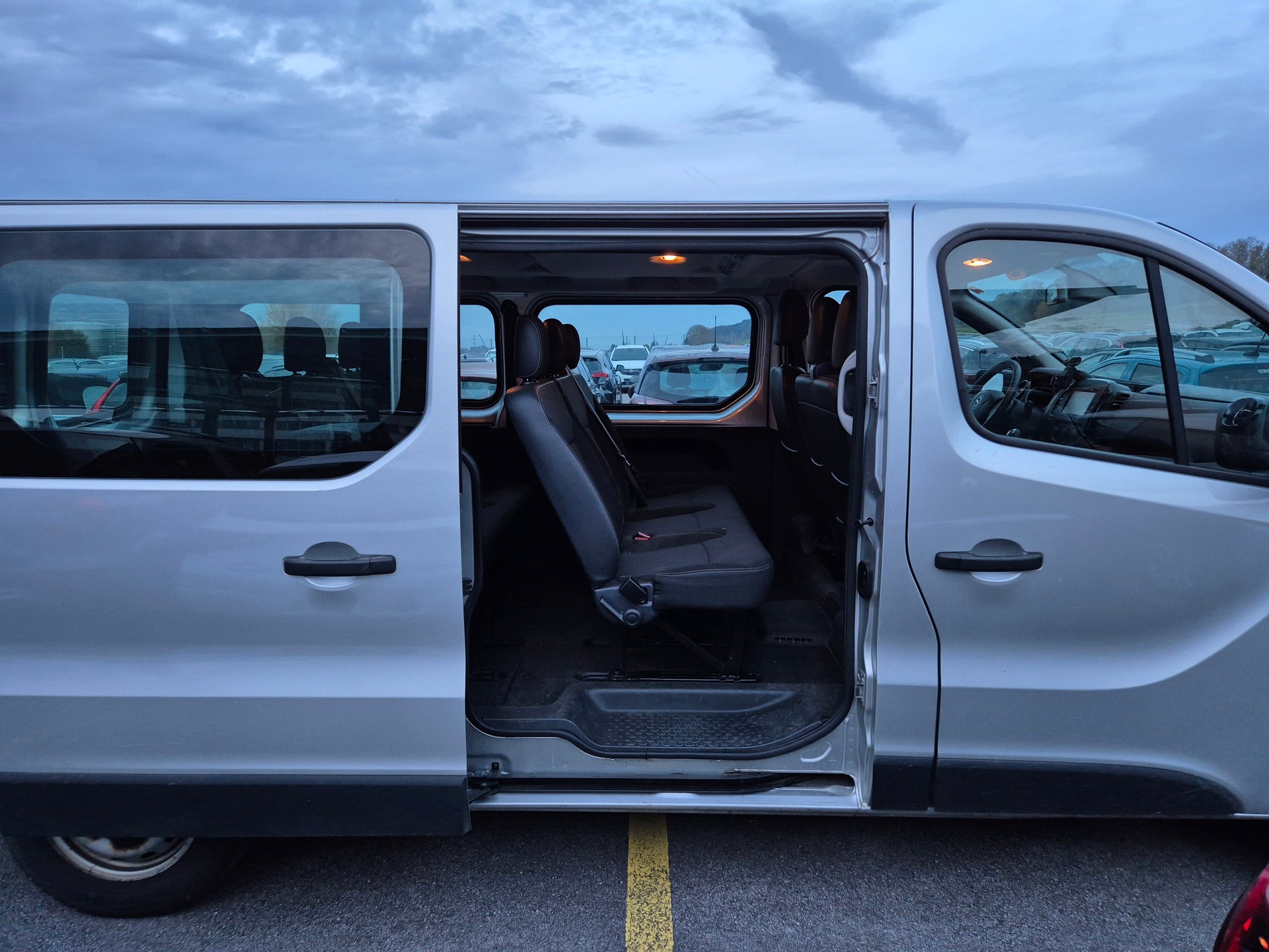 OPEL Vivaro 1.6 CDTI Combi+ 2.9t L2H1-image-5