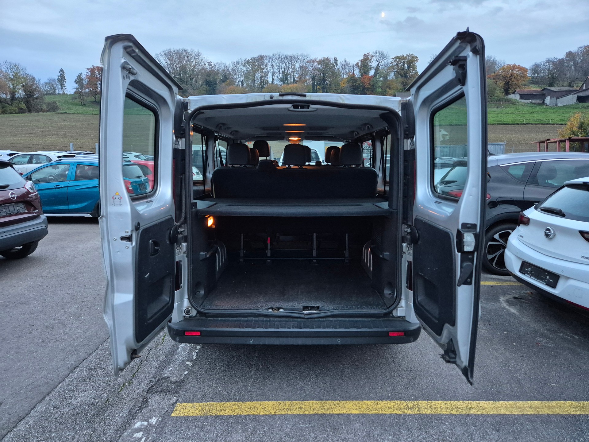 OPEL Vivaro 1.6 CDTI Combi+ 2.9t L2H1-image-12